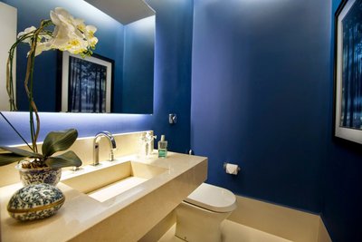 tropical bathroom