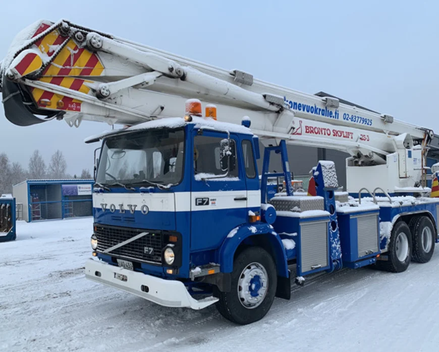 Автовышка VOLVO 25 метров. Строительная компания SAMOSVALL